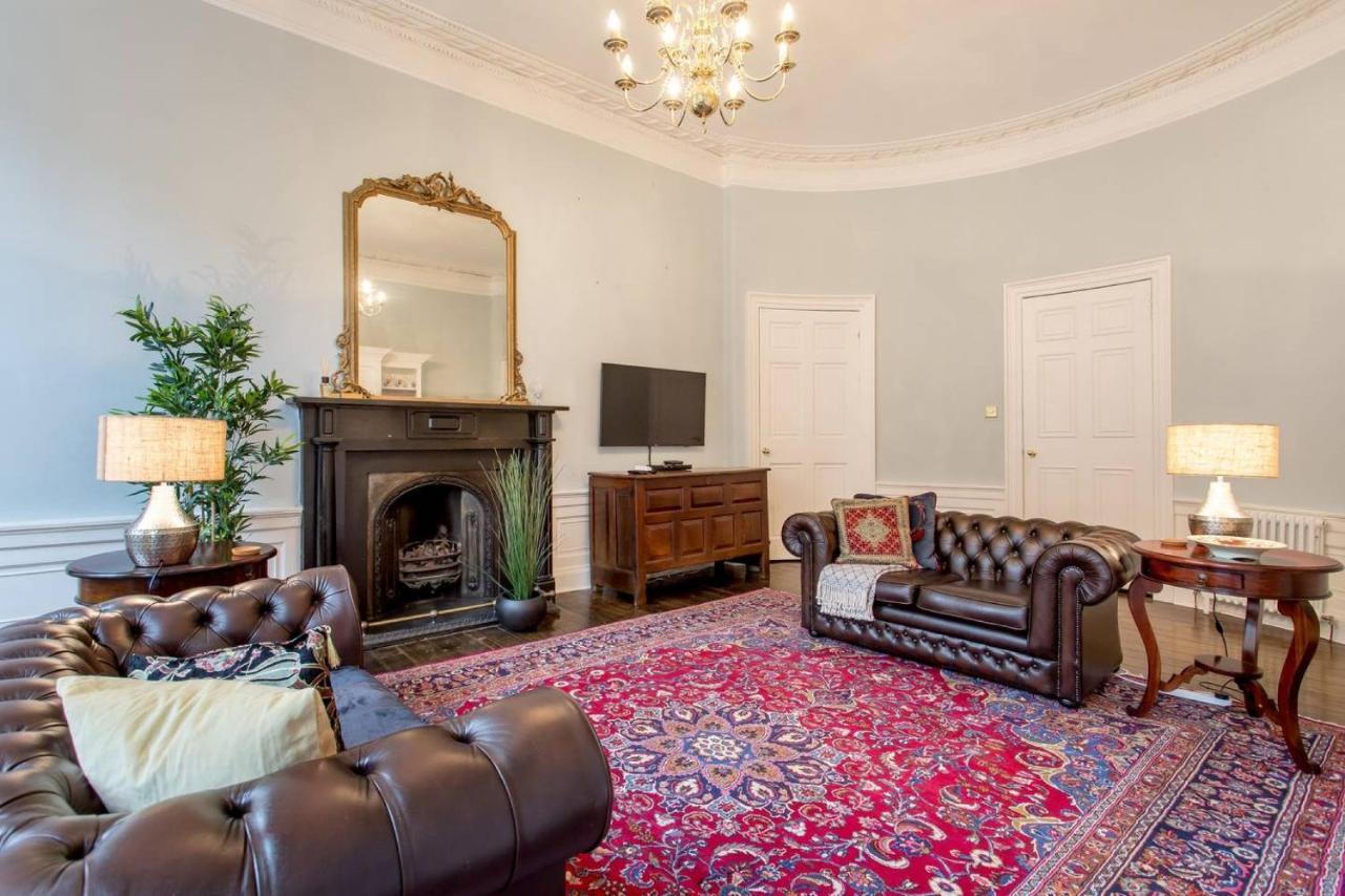 Joivy Converted Flat In Historic Building In New Town Edimburgo Exterior foto